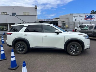 2024 Nissan Pathfinder SV